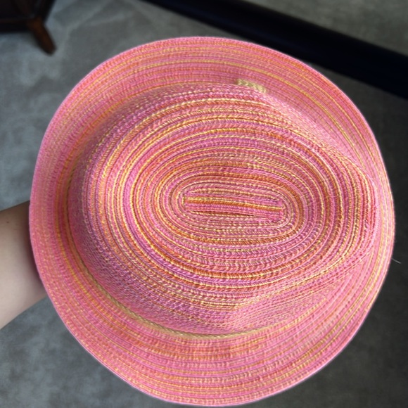 Pink fedora - Picture 3 of 4